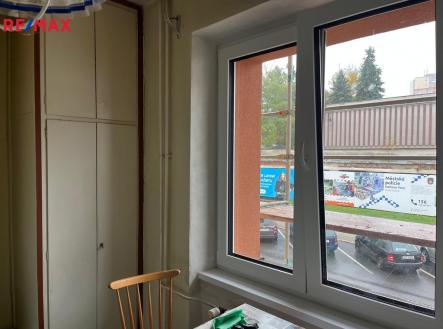 foto-byt-okno.jpg | Prodej bytu, 2+1, 55 m²