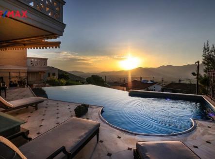 2.jpg | Prodej - dům/vila, 1 285 m²