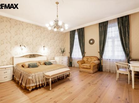 byt-kv-d-bechera-907-27-202.jpg | Pronájem bytu, 3+1, 130 m²