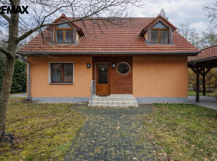 dum-s-terasovymi-strechami-v-jaru.png | Prodej - dům/vila, 137 m²