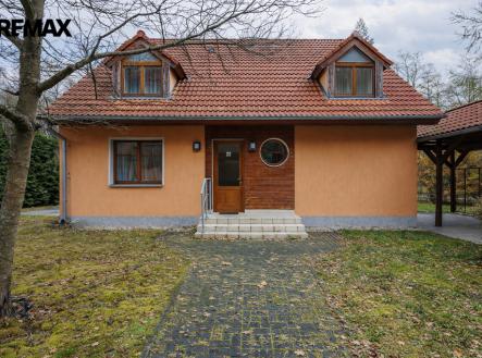 dum-s-terasovymi-strechami-v-jaru.png | Prodej - dům/vila, 137 m²