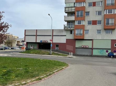 whatsapp-image-2026-03-08-at-20.37.04.jpeg | Prodej - malý objekt/garáž