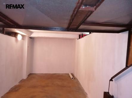 whatsapp-image-2026-03-08-at-20.38.45.jpeg | Prodej - malý objekt/garáž