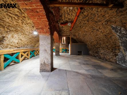 516a0048-hdr.jpg | Prodej - restaurace, 95 m²