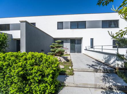Prodej - dům/vila, 497 m²