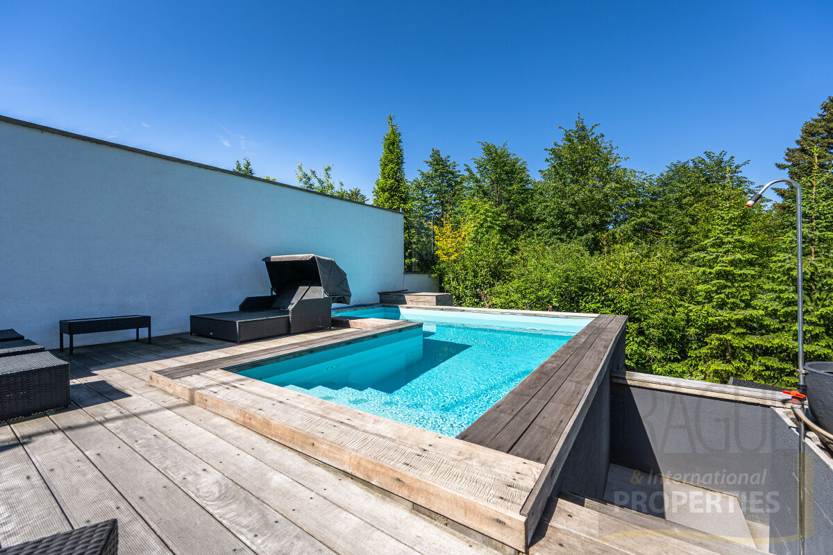 Elegantní moderní dům 5+kk, zahrada, bazén, Praha Západ, Tuchoměřice