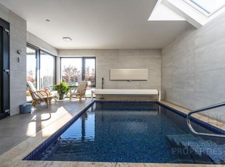 Prodej - dům/vila, 378 m²