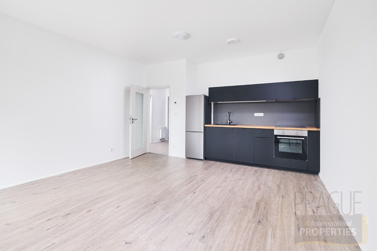 Pěkný byt 1+kk, balkon, venkovní parkování, Donovalská ul, Chodov