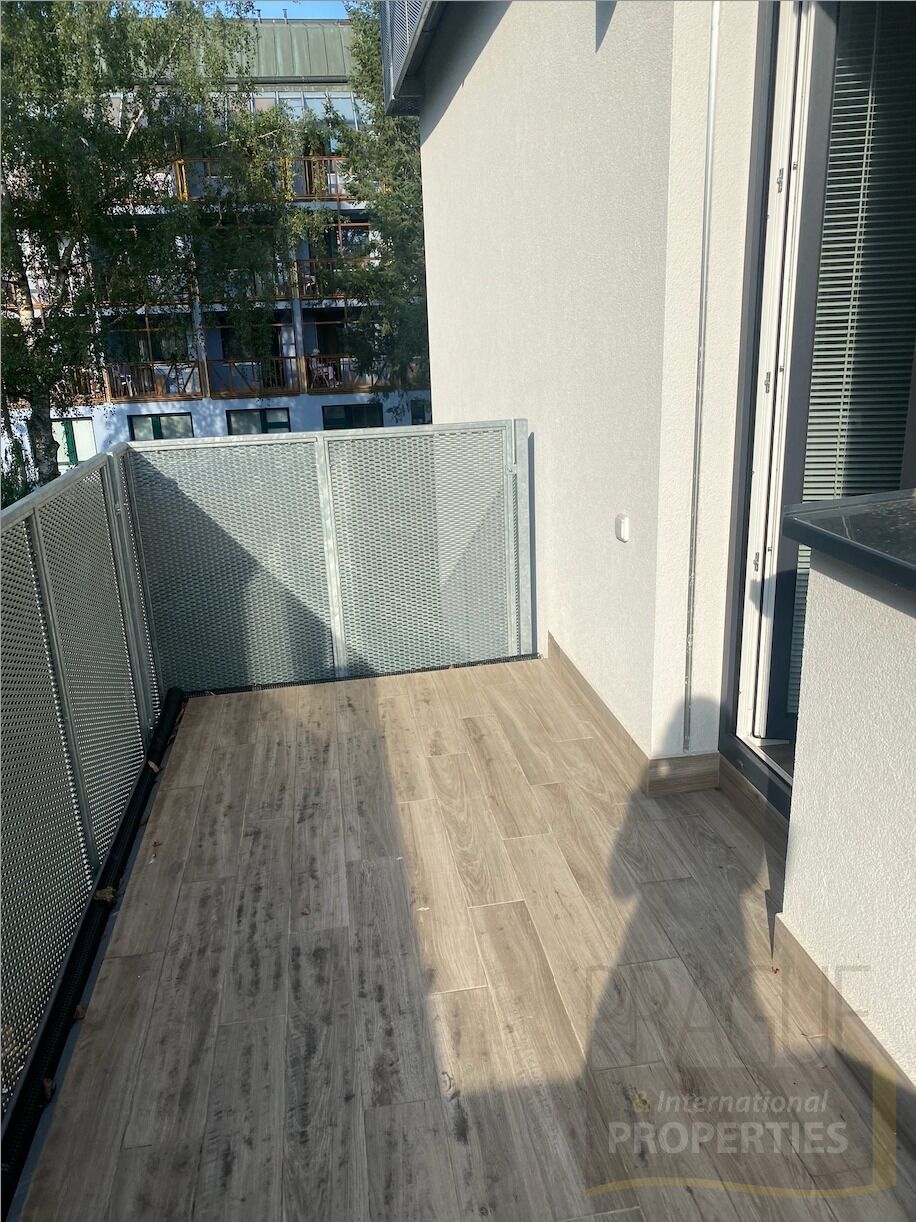 Pěkný byt 1+kk, balkon, venkovní parkování, Donovalská ul, Chodov