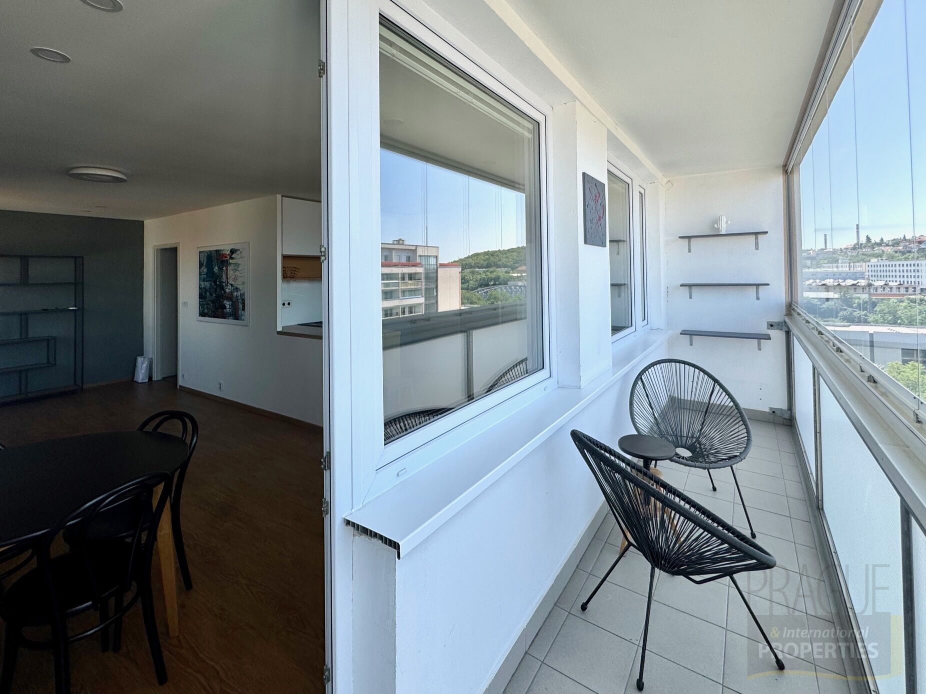 Prostorný a světlý byt 3+kk s dvěma lodžiemi, 86 m², Tádžická, Praha Vršovice