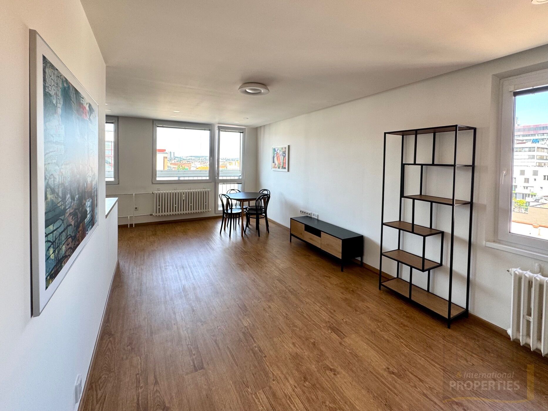Prostorný a světlý byt 3+kk s dvěma lodžiemi, 86 m², Tádžická, Praha Vršovice