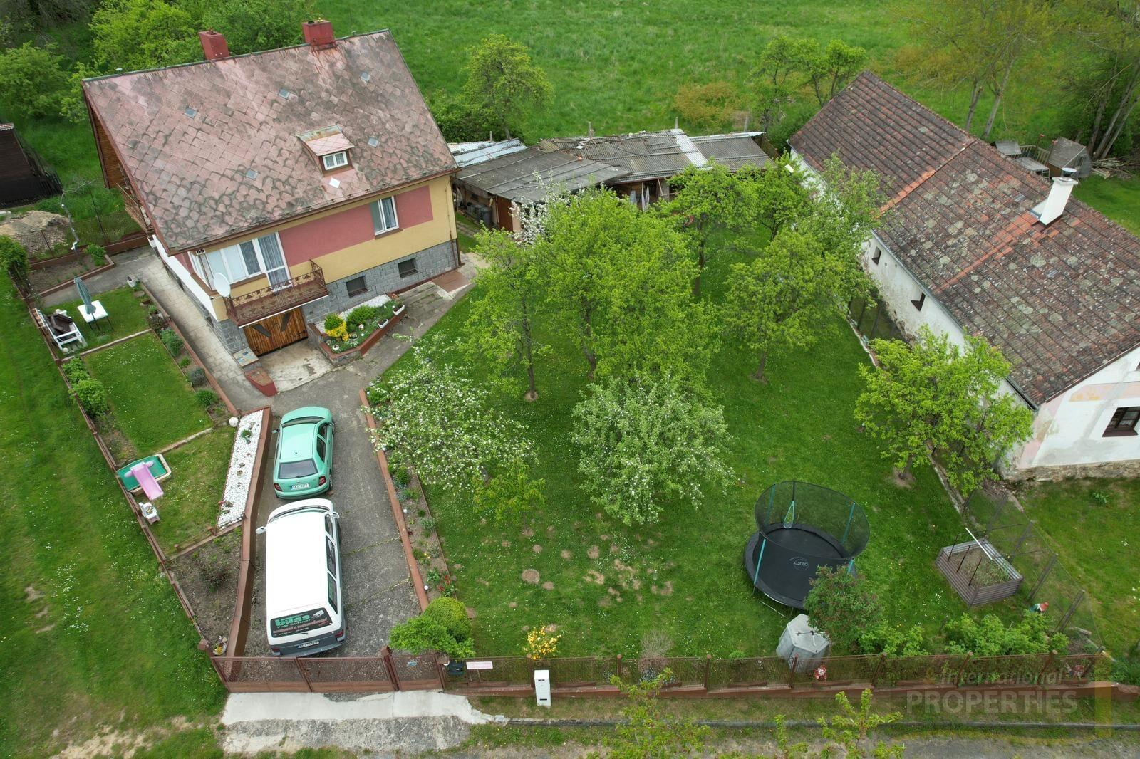 Udržovaný rodinný dům, zahrada , Nalžovské Hory