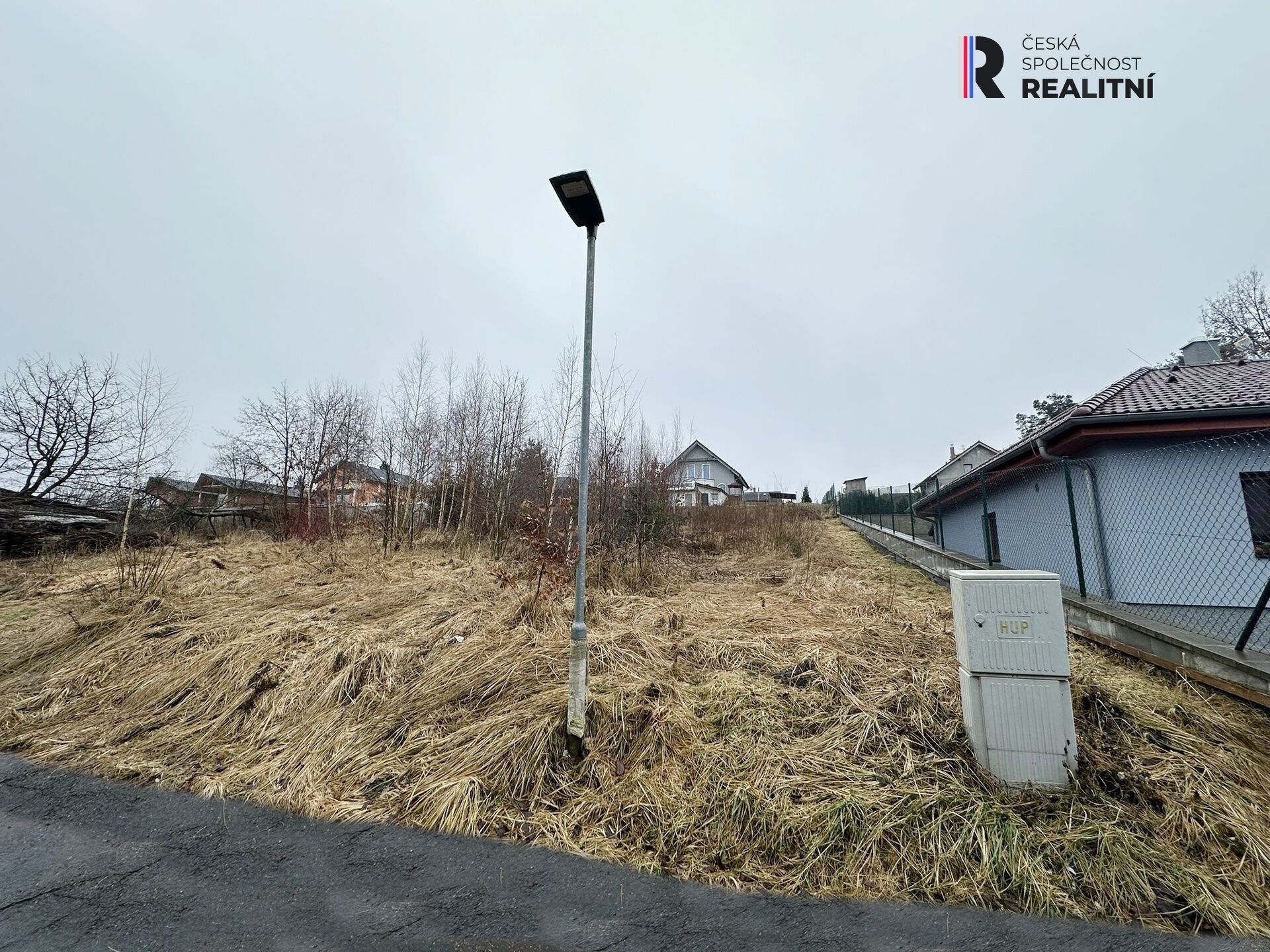Kompletně zasíťovaný stavební pozemek 1067m² v obci Bukovany