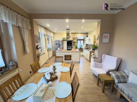 Prodej - dům/vila, 480 m²