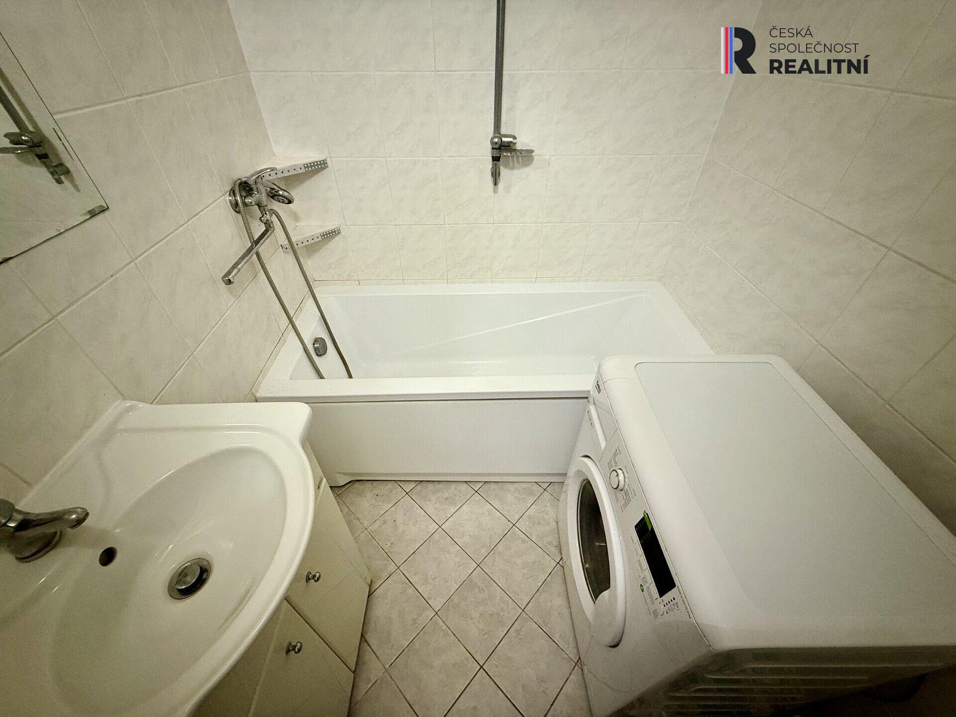 Prodej bytu 3+1 s lodžií, Spartakiádní 1963, Sokolov