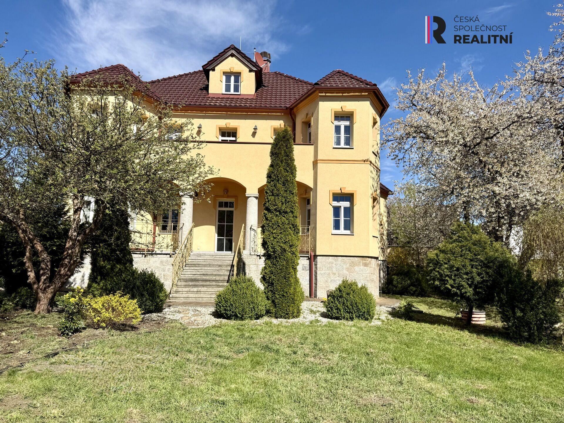 Prodej reprezentativní vily po kompletní rekonstrukci – Chodov, ul. Nejdecká