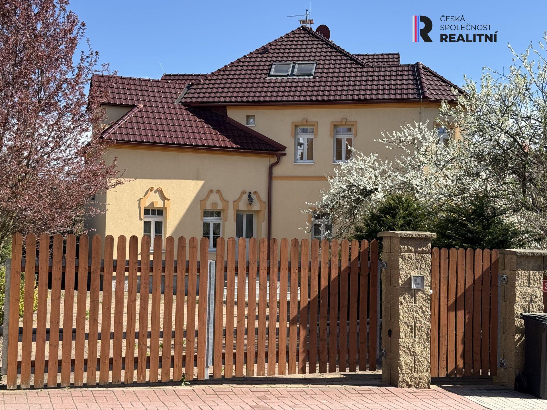 Prodej reprezentativní vily po kompletní rekonstrukci – Chodov, ul. Nejdecká