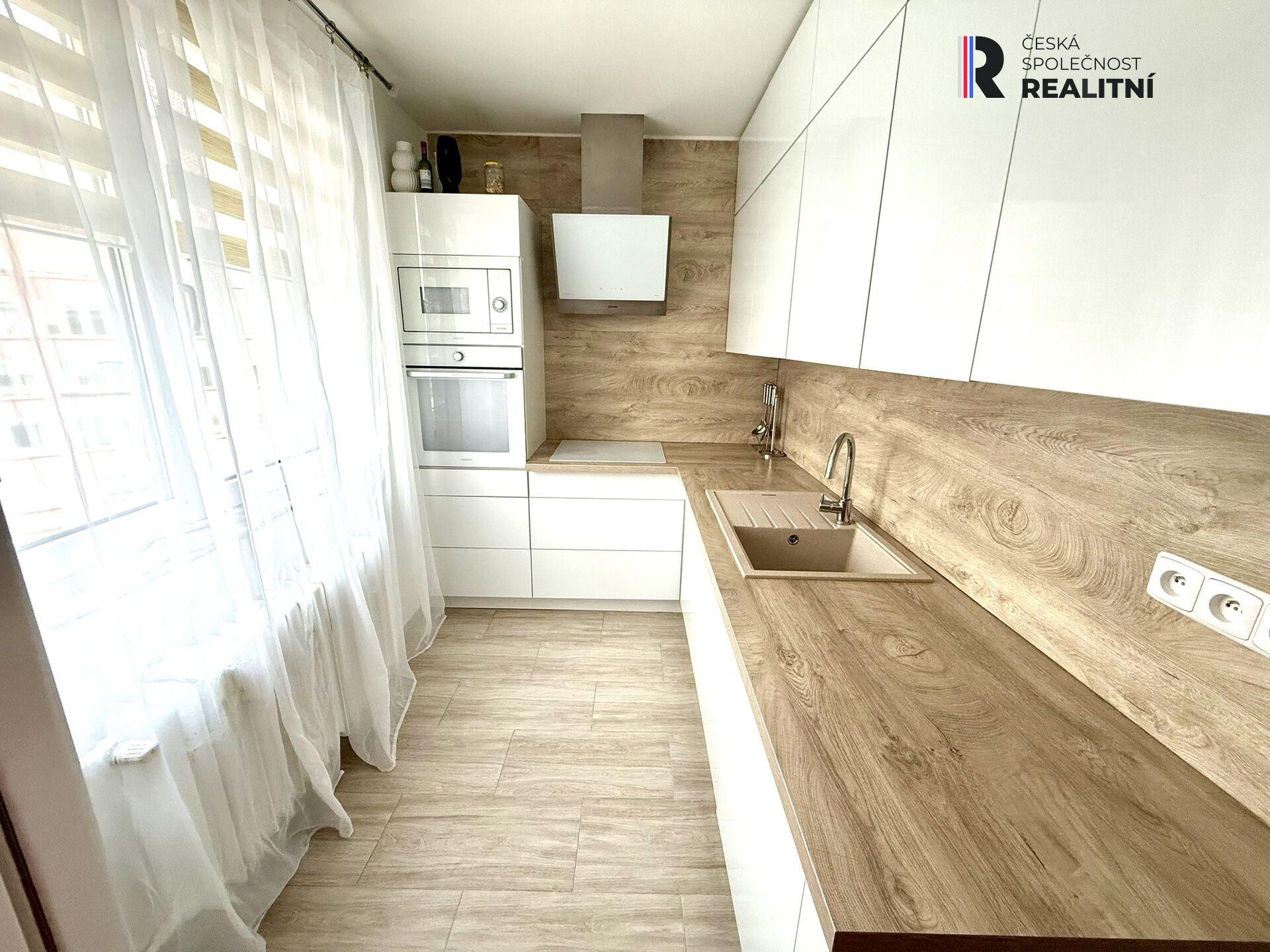 Prodej bytu 2+1+lodžie po nákladné rekonstrukci, Švermova ulice, Habartov