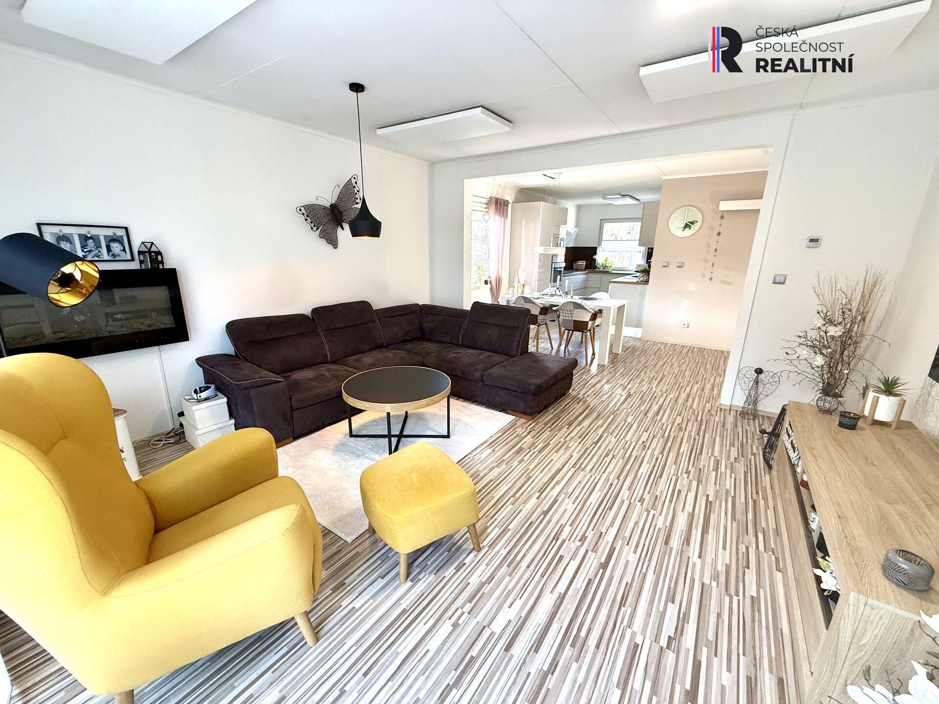 Moderně zrekonstruovaný rodinný dům 4+1 s terasou, zahradou, garáží i dílnou – Luby u Chebu