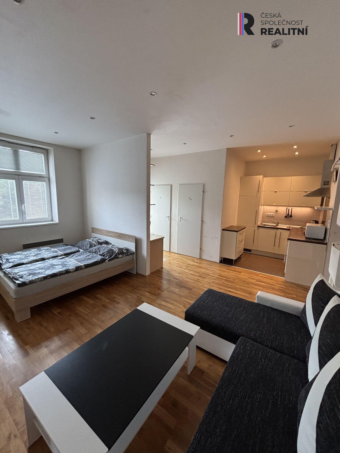 Pronájem bytu 1+kk 35m² Jaurisova, Praha - Nusle
