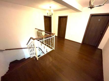 Prodej - dům/vila, 550 m²