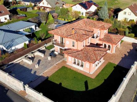 Prodej - dům/vila, 284 m²