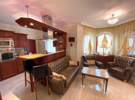 Prodej - dům/vila, 362 m²