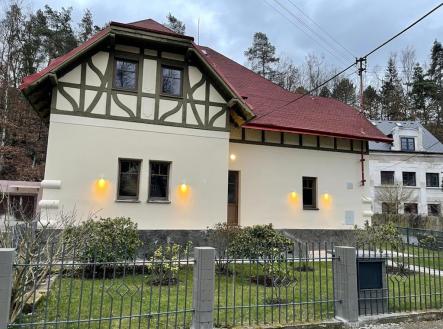 Prodej - hotel, 486 m²