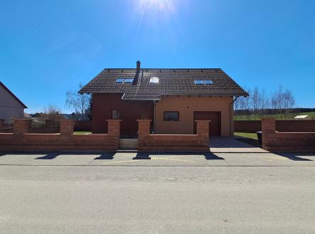 20250404-130956.jpg | Prodej - dům/vila, 192 m²