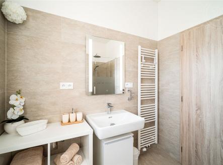 . | Prodej - nájemní dům, 715 m²