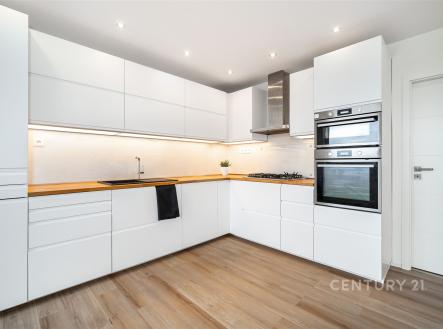 . | Prodej bytu, 3+kk, 74 m²