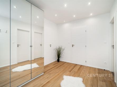 . | Prodej bytu, 3+kk, 74 m²