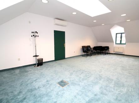 . | Pronájem - kanceláře, 38 m²