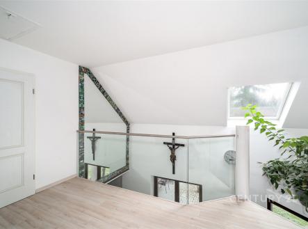 . | Prodej - dům/vila, 330 m²