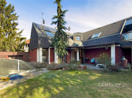 . | Prodej - dům/vila, 330 m²