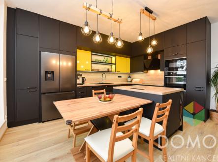 byt-4-kk-nepilova-23-1-of-1.jpg | Prodej bytu, 4+kk, 103 m²
