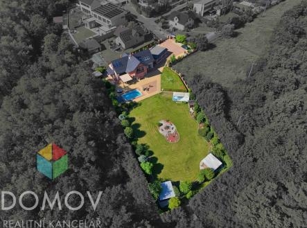 nucice-dron2.jpg | Prodej - dům/vila, 455 m²
