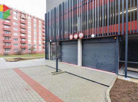 nepilova-v-22-1-of-1.jpg | Pronájem - malý objekt/garáž