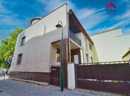 2 | Prodej - dům/vila, 171 m²