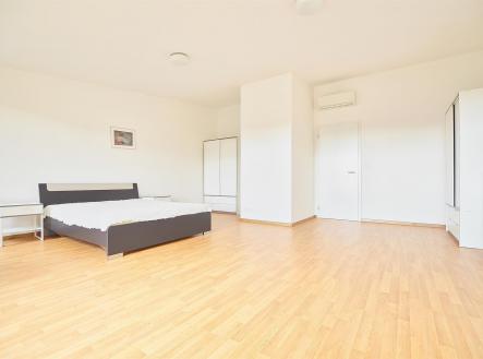 . | Pronájem bytu, 3+kk, 120 m²