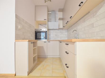 . | Pronájem bytu, 2+kk, 49 m²