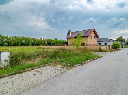 . | Prodej - pozemek pro bydlení, 726 m²