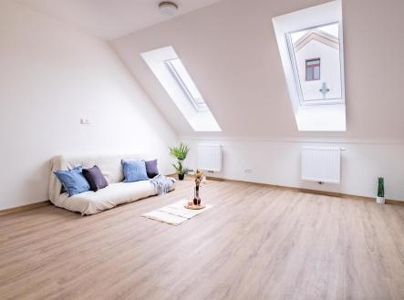 . | Pronájem bytu, 2+kk, 65 m²