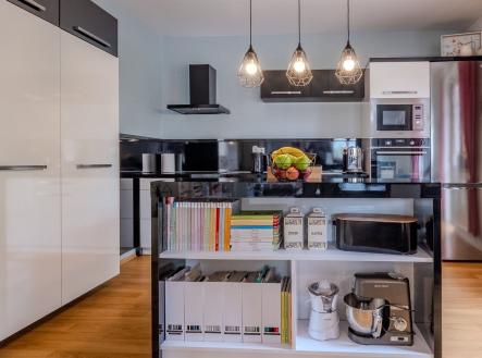 . | Prodej bytu, 3+kk, 90 m²