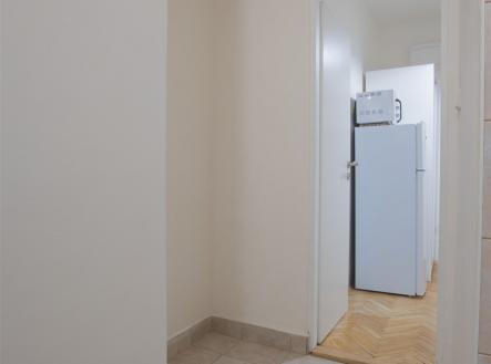 . | Pronájem bytu, 1+kk, 33 m²