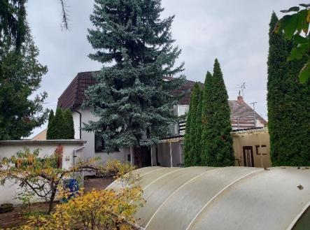 . | Prodej - dům/vila, 320 m²