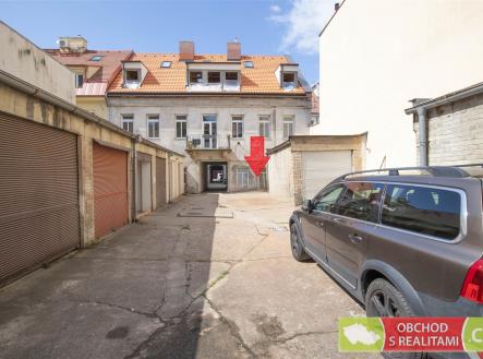 . | Pronájem - malý objekt/garáž