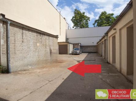. | Pronájem - malý objekt/garáž