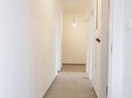 . | Pronájem bytu, 3+kk, 56 m²