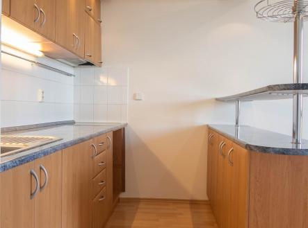 . | Pronájem bytu, 1+kk, 31 m²